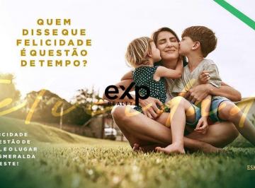 Casa · 2400m² · 4 Quartos · 2 Vagas · Esmeralda Leste: Alto Padrão em Cada Detalhe da Construção