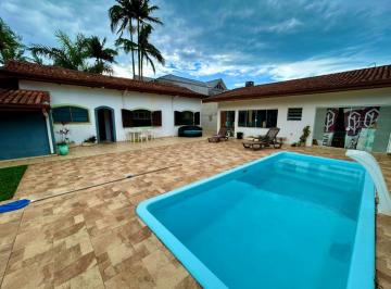 Casa de 3 quartos, Peruíbe · Casa com 3 quartos e piscina em Peruíbe - R$ 680.000,00.