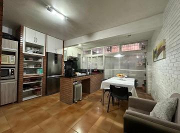 Casa · 200m² · 2 Quartos · 2 Vagas · Casa com 2 quartos, churrasqueira e 2 vagas no bairro São Geraldo