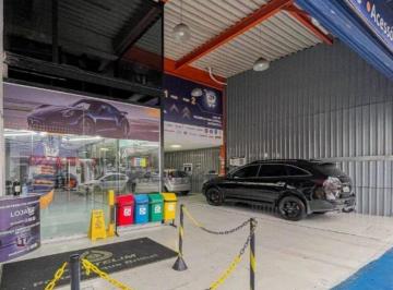 Comercial · 700m² · 20 Vagas · Galpão na Rua Bom Pastor, N. 2795 • 700 m²