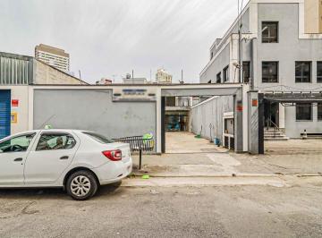 Comercial · 200m² · 2 Vagas · Casa comercial na Rua Aleixo Garcia, N. 104 • 200 m²
