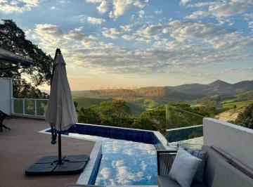 Casa · 400m² · 3 Quartos · 2 Vagas · Casa em Paraíbuna - 3 dormitórios - Vista maravilhosa - Aceita permuta