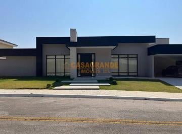 Casa · 366m² · 4 Quartos · 5 Vagas · Casa Térrea de Esquina no Cond Village Parahybuna - 366 m² - Paraibuna/SP