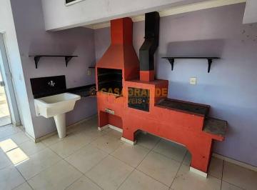 Casa · 168m² · 4 Quartos · 2 Vagas · Casa com 3 pavimentos no Jardim Ismênia