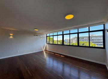 Apartamento de 3 quartos, Brasília · Apartamento 03 quartos Reformado na Asa Sul SQS 311 – Bloco Meio de Quadra , vista livre, armarios