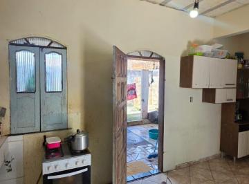 Casa · 4 Quartos · 2 Vagas · Oportunidade na Cabanagem: Casa Espaçosa com Quintal e Rua Asfaltada