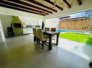 Casa de 3 quartos, Joinville · Casa com 3 quartos, à venda em América Joiville