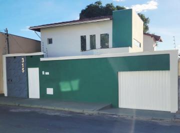 Casa de 5 quartos, Montes Claros · Casa na Vila Regina, próxima ao SESI Minas, com 2 suítes e garagem 3 carros