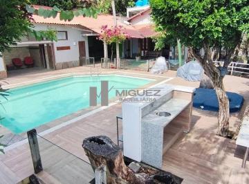 Casa · 300m² · 6 Quartos · 7 Vagas · Casa à Venda, Santa Teresa. 6 Quartos, Área de Lazer Completa e 7 Vagas Cobertas. Código 244745