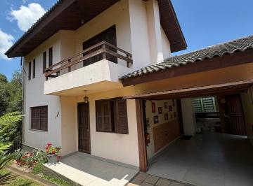 Casa · 2 Quartos · 5 Vagas · 
                                Casa com 02 dormitórios e amplo pátio 
                            