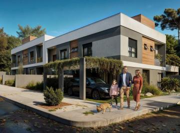 Casa · 120m² · 3 Quartos · 2 Vagas · 
                                Sobrado com 3 dormitórios no bairro Vila Verde
                    