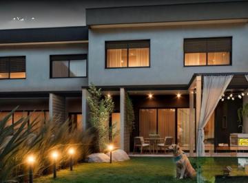 Casa · 160m² · 3 Quartos · 3 Vagas ·
Casa no Bairro NSRA Saúde, com 160 m2 e com 3 dormitórios