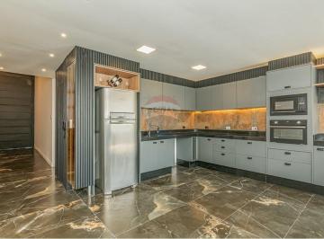 Casa · 285m² · 4 Quartos · 4 Vagas · Casa Térrea com 4 quartos em condomínio fechado.