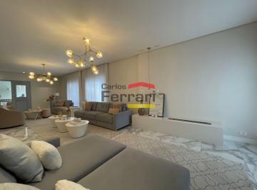 Casa · 400m² · 4 Quartos · 3 Vagas · Casa de alto padrão no Tremembé, com aproximadamente 400m² de área construída