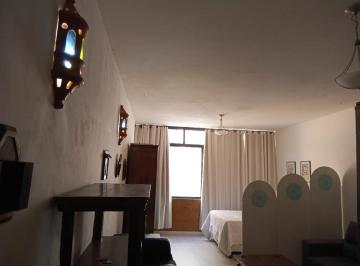 Apartamento · 1 Quarto · Flat reformado, mobiliado, portaria 24 horas, 2 elevadores, centro histórico.