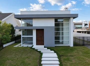 Casa · 462m² · 5 Quartos · 3 Vagas · Casa moderna e atualizada, 4 suítes, ampla e integ