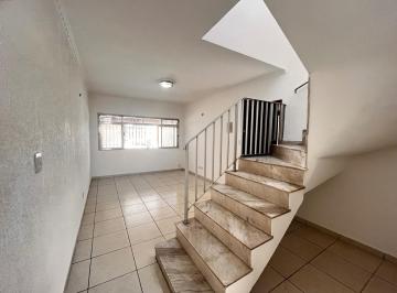 Sala espaçosa · Casa com 3 Dormitórios, 2 vagas, Edícula, metrô Tucuruvi.