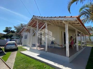 Casa · 190m² · 3 Quartos · 4 Vagas · Casa à Venda na Avenida Pequeno Príncipe - Terreno Amplo com Edícula em Localiza