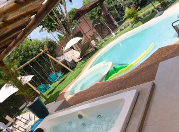 Casa de 4 quartos, Ibiúna · Chácara em Ibiuna de frente a represa, piscina estilo praia e hidromassagem