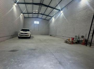 Comercial de 1 quarto, São Paulo · Oportunidade!!! Galpão para locação com 210 M2 em cima.. com mais 50 M2 em baixo.. ótima localização