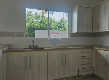 Casa · 150m² · 3 Quartos · RE/MAX ALUGA Casa em Condomínio em Vinhedo, SP, por R$6.000,00 mensais + taxas