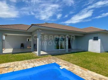 Casa moderna com piscina a apenas 300 metros da praia no Bairro Esmeralda · Casa moderna com piscina a apenas 300 metros da praia no Bairro Esmeralda
