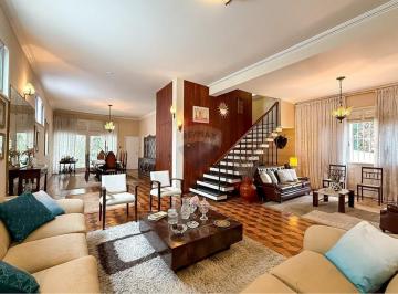 Casa · 502m² · 4 Quartos · 4 Vagas · Vendo casa 502 m2, com 4 quartos, edícula e piscina.