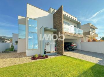 Casa · 322m² · 3 Quartos · 2 Vagas · CASA SUÍTE + 2 QUARTOS - NEREU RAMOS