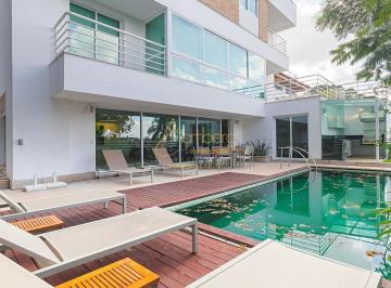 Casa · 627m² · 4 Quartos · 4 Vagas · Excelente casa Ótima vista, silêncio e puro conforto. 4 suítes