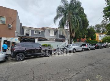 Casa · 253m² · 5 Quartos · 2 Vagas · Casa a Venda no  Jardins 258m² com 5 salas 3 banheiros 2 vagas com Piscina