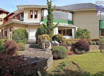 Casa · 390m² · 3 Quartos · 5 Vagas · Casa em Canela, Alto Padrão, Mobiliada 390m2