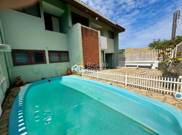 Casa · 247m² · 5 Quartos · 8 Vagas · Casa Sobrado 70 metros do Mar! 247m2, 5 quartos.