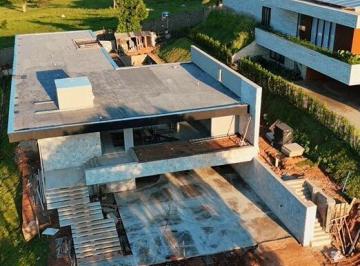 Casa · 645m² · 4 Quartos · 6 Vagas · Casa no Condomínio Adeia do Vale