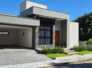 Casa · 225m² · 4 Quartos · 2 Vagas · Casa em Condomínio Fechado no Córrego Grande, Florianópolis/SC