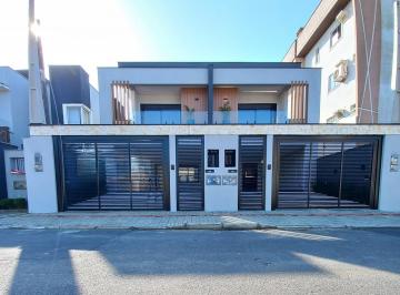 Casa · 172m² · 3 Quartos · 4 Vagas · Sobrado à venda no bairro Jardim Sofia - Joinville/SC