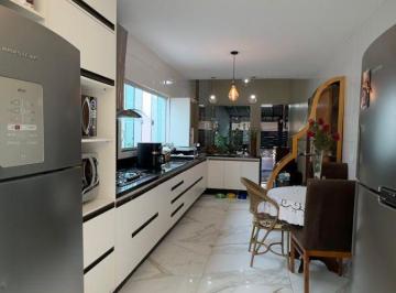 Casa · 180m² · 3 Quartos · 3 Vagas · CASA EM CONDOMINIO - 03 QUARTOS