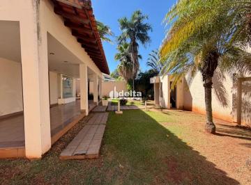 Casa · 100m² · 5 Quartos · 10 Vagas · Casa com 5 quartos sendo 2 suítes disponível para locação no bairro Morada da Colina em Uberlândia-M