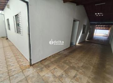 Casa · 200m² · 3 Quartos · 3 Vagas · Casa com 3 quartos sendo 1 suíte disponível no bairro Santa Mônica em Uberlândia-MG
