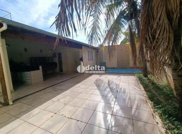 Casa · 250m² · 3 Quartos · 2 Vagas · Casa com 3 quartos sendo 1 suíte disponível para locação no bairro Vigilato Pereira em Uberlândia-MG