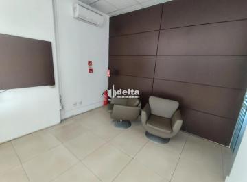 Comercial · 200m² · 6 Vagas · Sala comercial disponível para locação no bairro Morada Da Colina em Uberlândia-MG