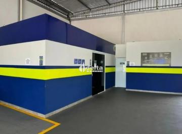 Comercial · 450m² · 5 Vagas · Galpão disponível para locação no bairro Shopping Park em Uberlândia-MG