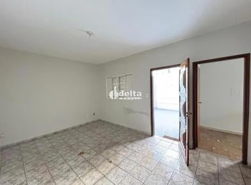 Casa · 288m² · 4 Quartos · 3 Vagas · Casa com 4 quartos sendo 2 suítes disponível para locação no bairro Santa Mônica em Uberlândia-MG