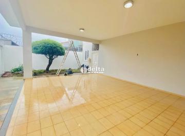 Casa · 360m² · 4 Quartos · 3 Vagas · Casa com 4 quarto sendo 1 suíte  disponível para locação no bairro Tabajaras em Uberlândia-MG