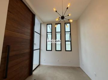 Casa · 500m² · 4 Quartos · 4 Vagas · Casa em condomínio com 4 suítes disponível para locação o bairro Gávea Sul em Uberlândia-MG