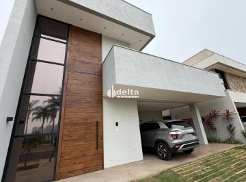 Casa · 500m² · 4 Quartos · 4 Vagas · Casa em condomínio com 4 suítes disponível para locação o bairro Gávea Sul em Uberlândia-MG