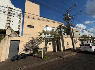 Comercial · 1850m² · 20 Vagas · Prédio comercial disponível para locação no bairro Cazeca em Uberlândia-MG