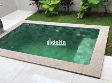 Casa · 275m² · 3 Quartos · 2 Vagas · Casa em condomínio com 3 quartos, sendo 3 suítes, disponível para locação no bairro Granja Marileusa