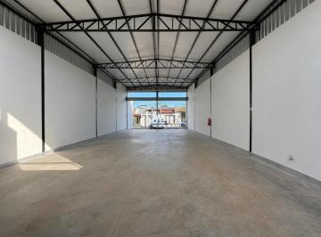 Comercial · 300m² · 2 Vagas · Galpão disponível para locação no bairro Marta Helena em Uberlândia-MG