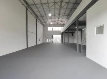 Comercial · 400m² · Galpão disponível para locação no bairro Novo Mundo em Uberlândia-MG