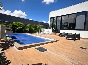 Casa · 490m² · 3 Quartos · 3 Vagas · Casa Mobiliada condomínio com 3 suítes disponível para locação bairro Granja Marileusa em Uberlândi